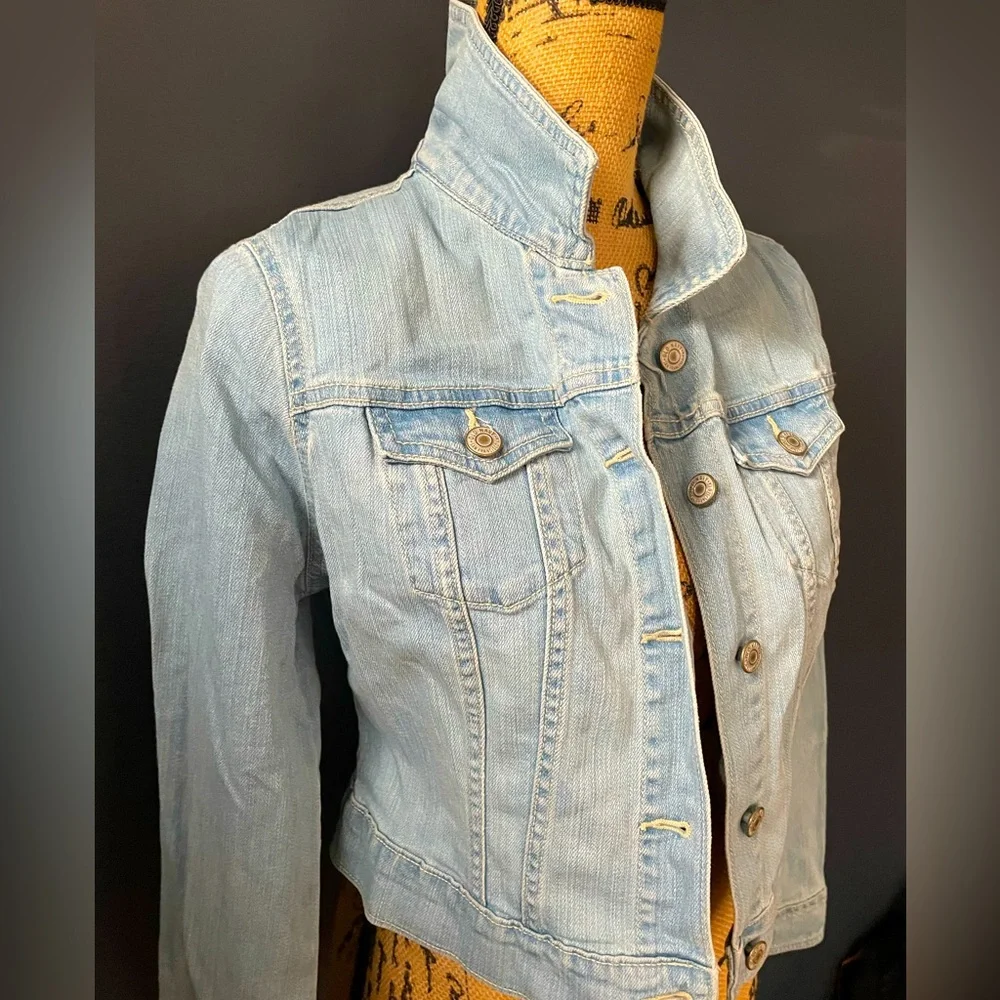 Small Petite Old Navy Shrunken Denim Jacket Light - Picture 4 of 7
